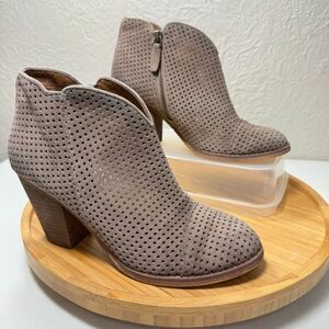 Susina Ankle Boots Booties 7M Laser Cut Perforated Suede Leather Block Heel Boho